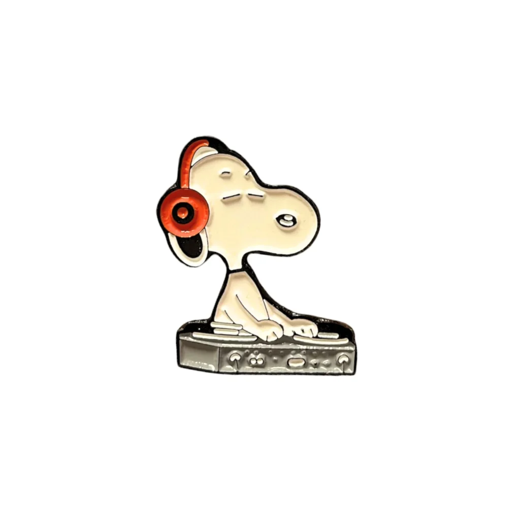 Pin: Snoopy DJ